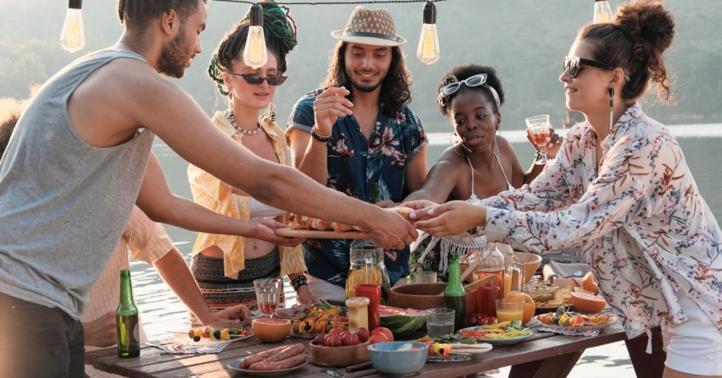 comer fuera en vacaciones sin culpa disfrutando y cuidándose