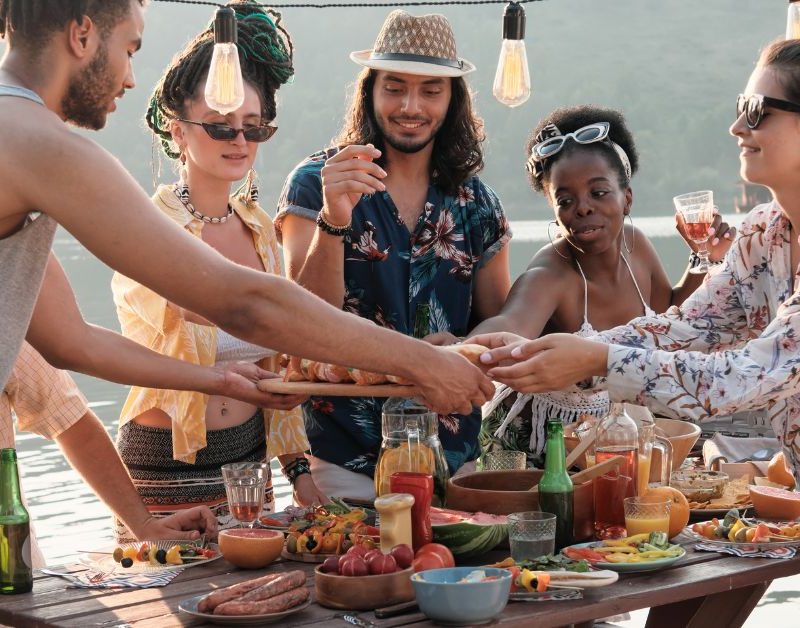 comer fuera en vacaciones sin culpa disfrutando y cuidándose